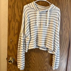 SOLD|| O’Neill long sleeve striped crop top